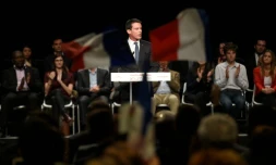 Le Premier ministre Manuel Valls, le 3 décembre 2015 à Paris, lors de son unique meeting d'avant premier tour des élections régionales