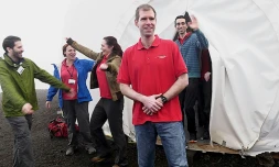 Capture d'écran d'une vidéo de l'Université de Hawaï du 29 août 2016 montrant des volontaires de la Nasa à la fin d'une expérience sur le volcan Mauna Loa à Hawaï