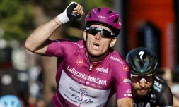 Arnaud Démare vainqueur de la 7e étape du Tour d'Italie, entre Matera et Brindisi, le 9 octobre 2020