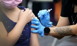 Vaccination dans une école de Chicago dans l'Illinois le 12 novembre 2021