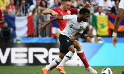 L'attaquant français Thomas Lemar (d) lors du match face à l'Australie à Moscou le 26 juin 2018 au Mondial