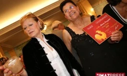 Lundi 15 septembre 2008 Georgette Dena, créatrice des produits gastronomique Mamie Georgette a reçu, à Paris, le Coq d'or du Guide des Gourmands