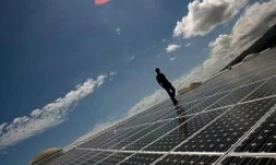 Casino investit 100 millions d'euros