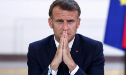 Le président français Emmanuel Macron participe à une réunion au palais de l'Elysée, à Paris, le 12 juillet 2025