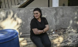 Khalida Asrian, dans la cour de la maison où elle réside, le 7 octobre 2023 à Areni, en Arménie