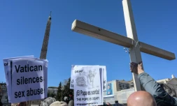 Rassemblement de victimes d'agressions sexuelles de membres du clergé et des membres de l'association Ending Clergy Abuse à Rome le 23 février 2019