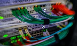 La Grande-Bretagne et l'Australie ont accusé les services de renseignement militaire russes (GRU) de mener des cyberattaques contre des institutions politiques et sportives, des entreprises et des médias à travers le monde