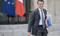 Emmanuel Macron à la sortie du Conseil des ministres le 6 juillet 2016 à l'Elysée à Paris