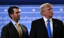 Donald Trump Jr, aux côtés de son père, lors de la campagne présidentielle américaine, le 26 septembre 2016, à Hempstead (Etats-Unis)