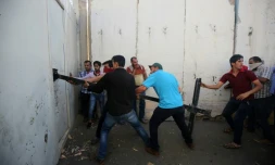 Des partisans du leader chiite Moqtada al-Sadr dans la Zone verte Ă Bagdad en Irak, le 20 mai 2016