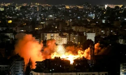 Incendie après des frappes israéliennes sur la banlieue sud de Beyrouth, le 5 juin 2025
