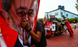 Des partisans du candidat Lula à la présidentielle brésilienne à Salvador, dans le quartier de Ribeira, au Brésil, le 6 août 2022