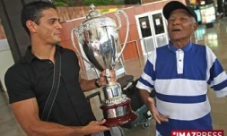 Lundi 6 Octobre 2008

Arrivée à La Réunion de la coupe de l'Outremer de football