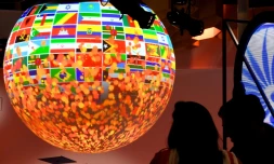 Un globe exposé lors de la conférence climat de l'ONU à Bonn, le 8 novembre 2017