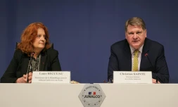 La procureure de Paris  Laure Beccuau (g) et le chef de la police judiciaire française Christian Sainte lors d'une conférence de presse à Paris, le 7 mars 2025