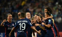 La joie des Lyonnaises après le 4e but inscrit par Camille Abily face à Wolfsburg, en finale de la Ligue des champions le 24 mai 2018 à Kiev