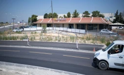"Le quartier, sans le McDo, ce sera le désert. Quand on veut se donner un rendez-vous, c'est ici. Il n'y a rien d'autre..." témoigne une cliente du fast-food