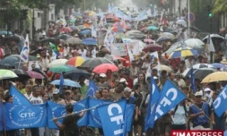 Mercredi  15 octobre 2008
A l'appel de l'intersyndicale de la fonction publique environ 2 000 personnes ont manifesté dans les rues de Saint-Denis ce mercredi matin