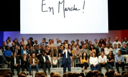 Emmanuel Macron s'exprime lors d'une réunion publique de son mouvement "En Marche" à La Maison de la Mutualité à Paris le 12 juilet 2016