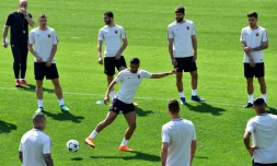 Lers joueurs de l'AS Rome lors d'un entraĂźnement au centre sportif de Trigoria, le 23 avril 2018, veille de leur match Ă Liverpool