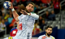 Le pivot Luka Karabatic et l'équipe de France ont surclassé la Serbie, en phase de groupe de l'Euro à Zagreb, le 22 janvier 2018 