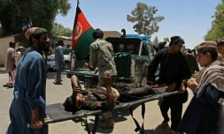 Sur le site d'un attentat à Lashkar-Gah, en Afghanistan, le 22 juin 2017