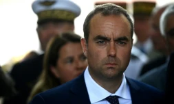 Le ministre français des Armées, Sébastien Lecornu, assiste à une cérémonie à Libourne, dans le sud-ouest de la France, le 3 juillet 2025
