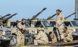 Des forces loyales au gouvernement libyen d'union nationale (GNA) venues de Misrata positionnées en banlieue de la capitale Tripoli, le 6 avril 2019