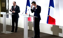 Le Premier ministre Jean Castex et le ministre de la Santé Olivier Véran lors d'une conférence de presse le 18 mars 2021 à Paris