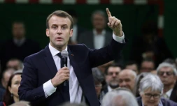 Le président Emmanuel Macron devant les maires normands réunis à Grand Bourgtheroulde, le 15 janvier 2019