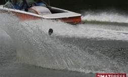 Compétition de ski nautique à l'étang Saint-Paul