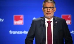 Le Premier secrétaire du PS Olivier Faure participe à un débat sur France 2 et France Inter dans le cadre de la primaire de la gauche, le 1er octobre 2026 à Paris