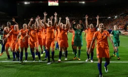 Les Néerlandaises en liesse après leur qualification pour la finale de l'Euro-2017 dames au détriment de l'Angleterre, le 3 août 2017 à Enschede