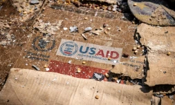 Le logo de l'agence USAID sur un carton à Bukavu, en République Démocratique du Congo, le 21 février 2025