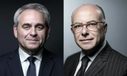 Le président des Hauts-de-France Xavier Bertrand (G) le 1er juillet 2020, et l'ex-Premier ministre Bernard Cazeneuve (D) le 25 juin 2018