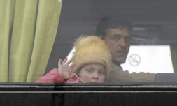 Des centaines d'insurgés et de civils ont commencé à sortir de la dernière poche rebelle de Homs, le 18 mars 2017