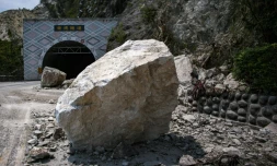 Le tunnel de Chongte aprĂšs un tremblement de terre Ă Hualien, le 4 avril 2024