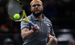 Le Français Jo-Wilfried Tsonga face à l'Italien Matteo Berrettini au 2e tour du Master 1000 de Paris, le 30 octobre 2019