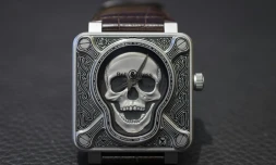 Une montre Bell & Ross BR01 inspirée d'un tatouage exposée à GenÚve, le 19 septembre 2016