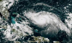 Image satellite de l'ouragan Dorian près des Bahamas, par un satellite météorologique américain, le 30 août 2019