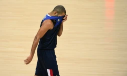 Le désarroi de Tony Parker, éliminé des JO avec la France face à l'Espagne, pour son dernier match avec les Bleus, le 17 août 2016 à Rio