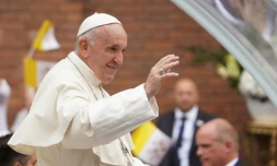 Le pape François à son arrivée à la cathédrale Saint Joseph de Bucarest, le 31 mai 2019
