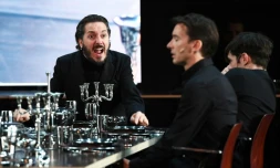 Guillaume Gallienne et la troupe de la Comédie Française répètent "Les Damnés" mis en scène par Ivo van Hove, le 4 juillet 2016 au Palais des Papes d'Avignon