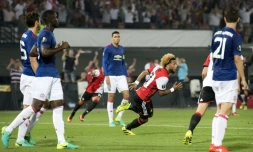 Les joueurs de Manchester United sonnés aprÚs le but de Tonny Trindade du Feyenoord (c) en Europa League, le 15 septembre 2016 à Rotterdam