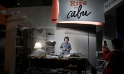 Un photo de Cabu dans son bureau, visible Ă l'exposition "Le rire de Cabu", Ă l'HĂŽtel de Ville de Paris, le 8 octobre 2020