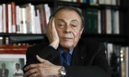 L'ancien Premier ministre Michel Rocard, le 22 décembre 2010 dans son bureau parisien