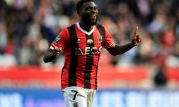 JĂ©rĂ©mie Boga fĂȘte son but pour Nice face Ă Reims, aprĂšs une erreur du gardin remois, le 10 dĂ©cembre 2023 Ă l'Allianz Riviera