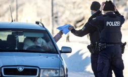 ContrÎle des frontiÚres entre la République tchÚque et l'Allemagne prÚs de Zinnwald (est de l'Allemagne), le 14 février 2021