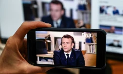 Emmanuel Macron répond aux questions des journalistes du média en ligne Brut, à Paris le 4 décembre 2020