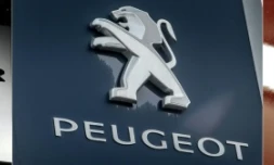 Fiat Chrysler et Peugeot discutent d'une fusion entre égaux pour créer un groupe valorisé à prÚs de 50 mds USD (source proche)